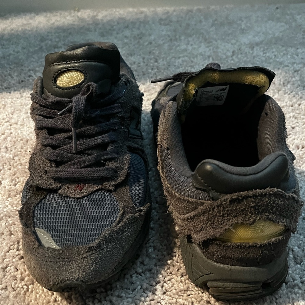 New Balance Black and Gray Sneakers